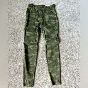 America Eagle Camo Skinny Jeans
